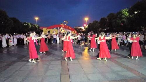 广场舞慢三视频,广场舞慢三的魅力瞬间