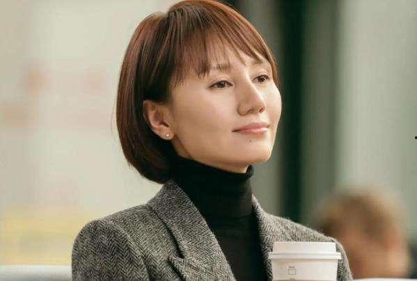 眼睛外凸的女明星图片,揭秘外凸眼型女明星的独特风采