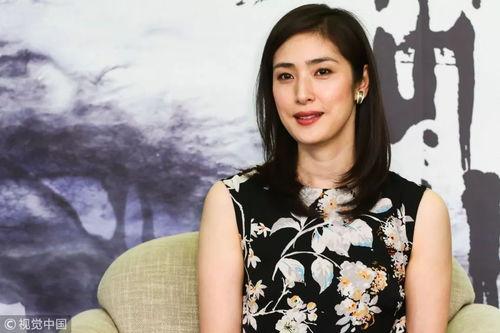 日本眼镜老熟女,时尚与智慧的完美融合